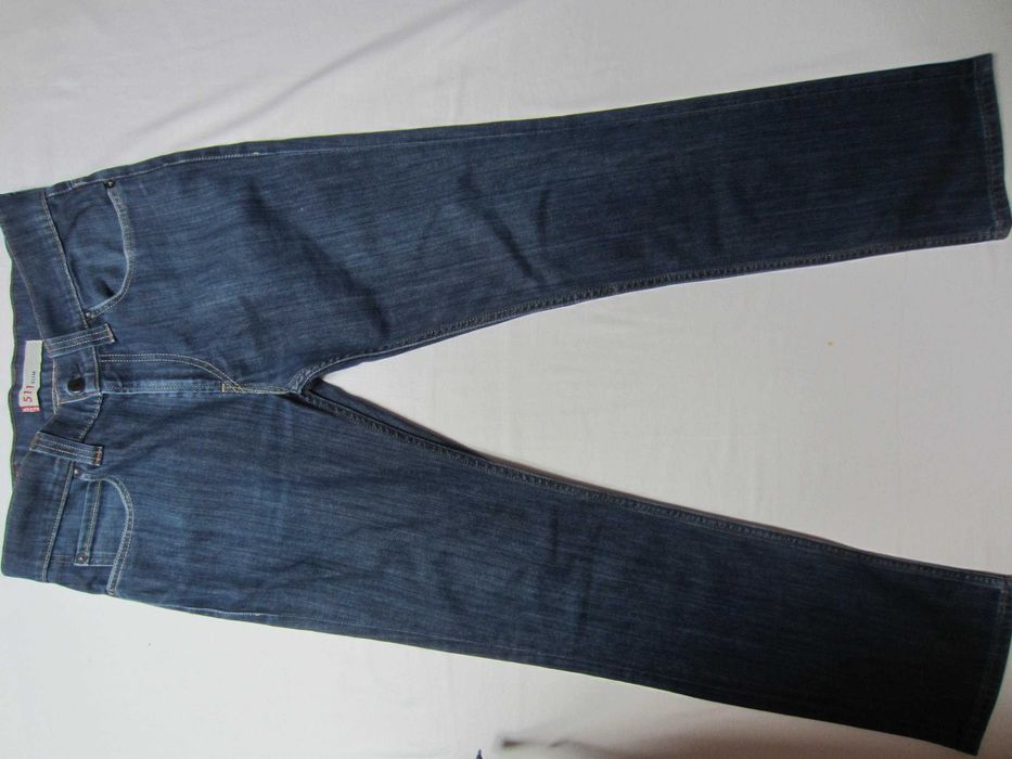 Blugi Levis 511, W34 L32, Talie=85cm, Lung=107cm, drepti, stare f.buna