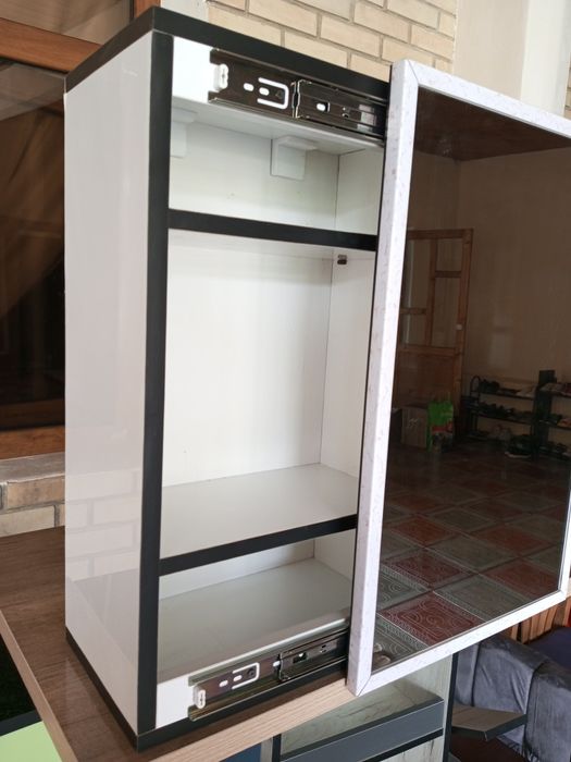 Стол стул ва ойнали полка деворга котириладиган