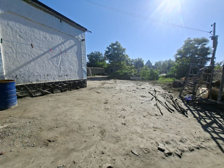 Uy sotiladi 33 sotix