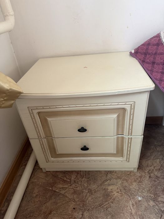 Продам комод и две тумбы