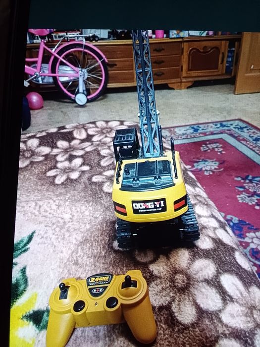 Продам подъемный кран на пульте..