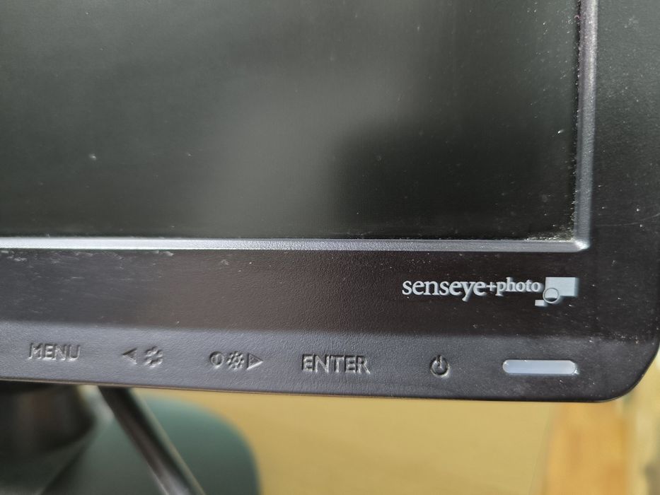 Монитор BENQ 15 дюймов.