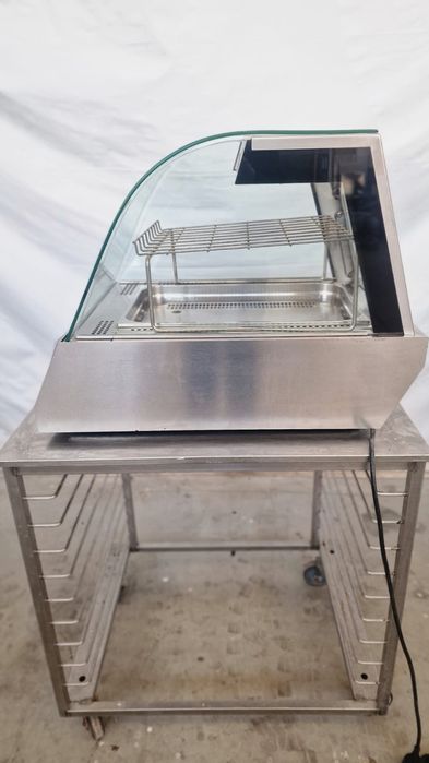 Чешка топла витрина