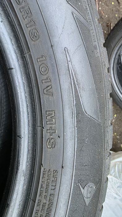 Шины б/у Dunlop 235/55r19 - 3шт.