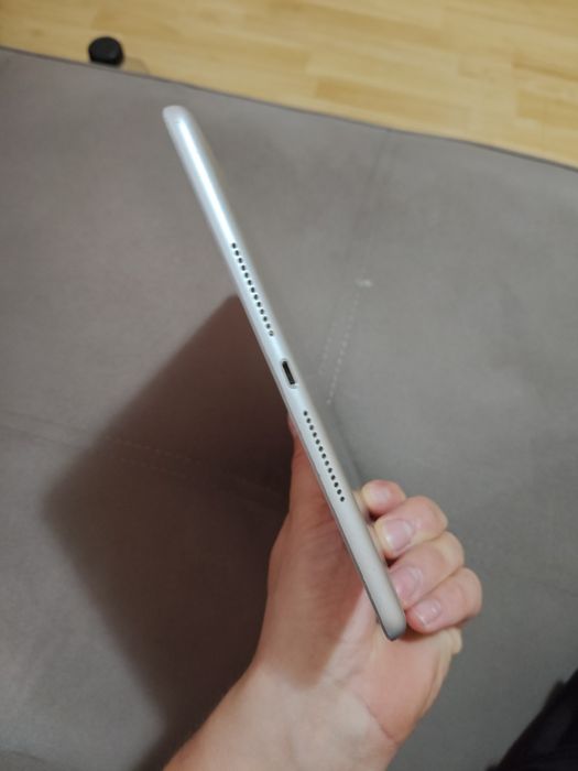 iPad 8th generation 2020 10.2" stare excelenta