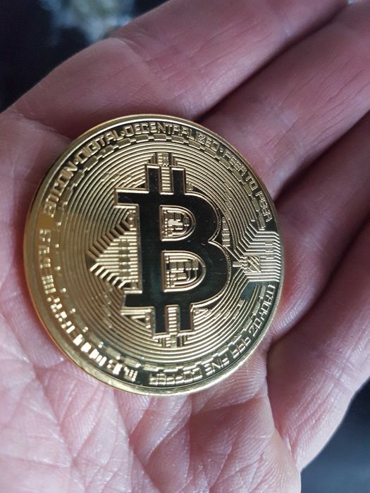 Moneda crypto pentru colectionari, GMO, Bitcoin, aurie