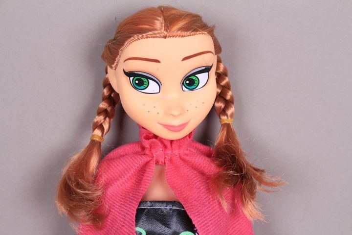 Куклите Елза и Ана -  музикални 54 см