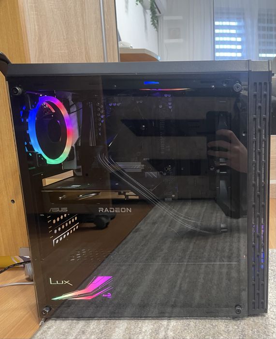 Vand carcasa pentru pc segotep