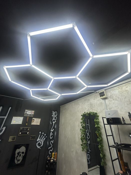 Lumini led hexagonale