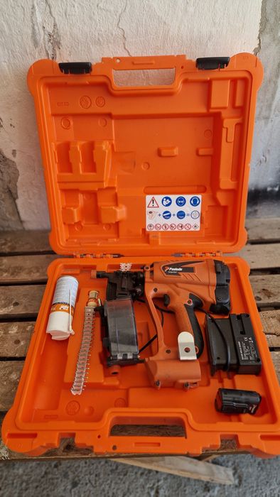 Pistol puscat cuie Paslode