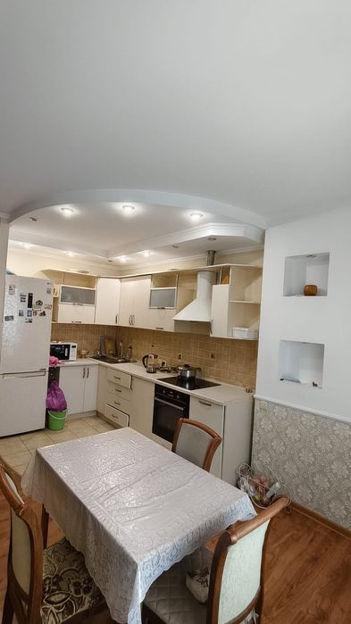 Продам 3-комн квартиру в новостройке по пр.Шахтёров