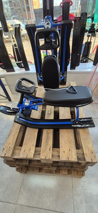 Шейна Снежко ( Чук и Гек) червена и синя