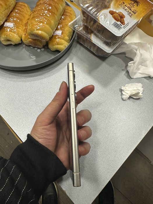 Samsung S24 ultra titan