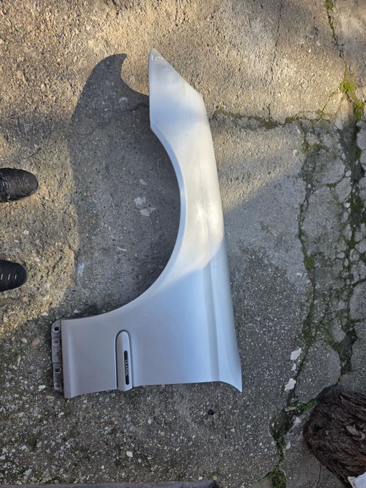 Преден десен калник за мерецедес w203