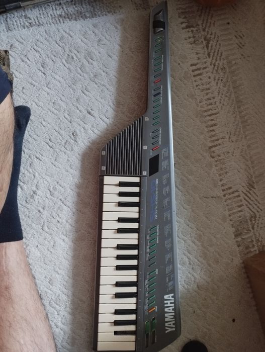 Продам музыкальный инструмент