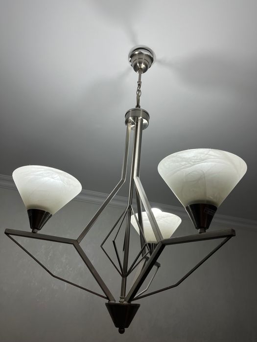 Продам люстру в хорошем состоянии