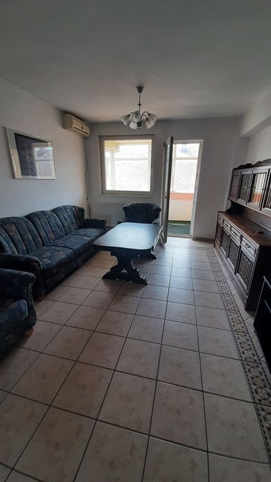 Inchiriez apartament 4 camere