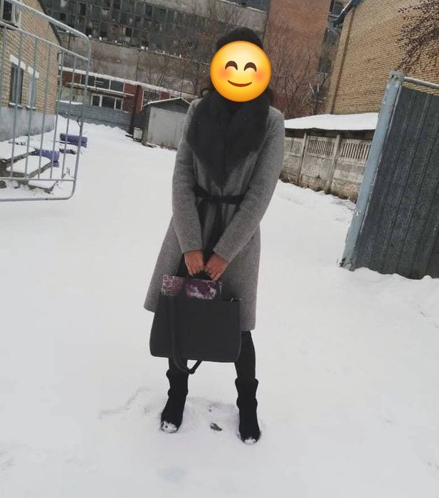 Продам демисезонное пальто, сапоги