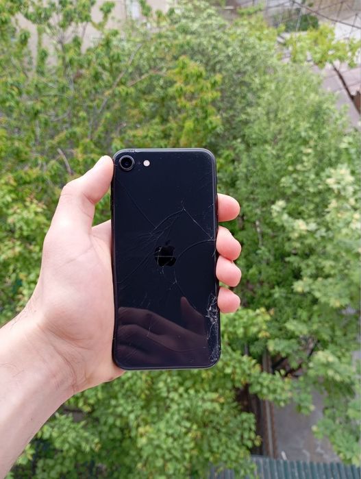 IPhone se 2020 sotiladi Pamiti 64 Gb