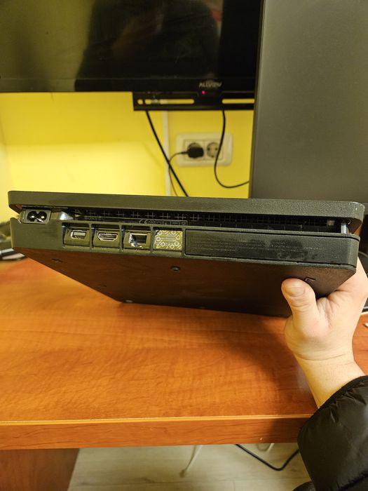 PS4 Slim 1Tb cu sigiliu