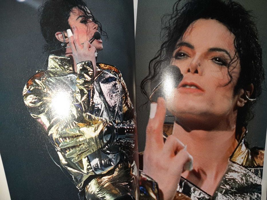 Album foto revista Michael Jackson concertele din România 1992-1996