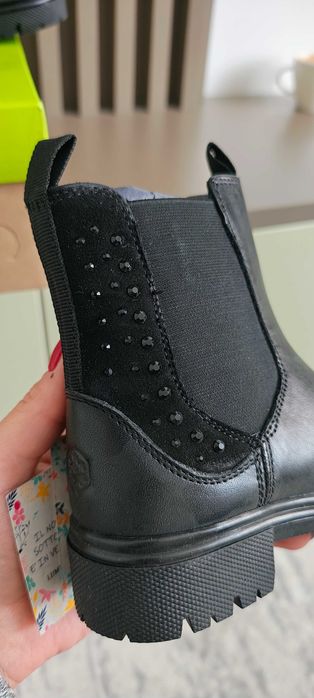 Ghete / botine noi mărimea 32