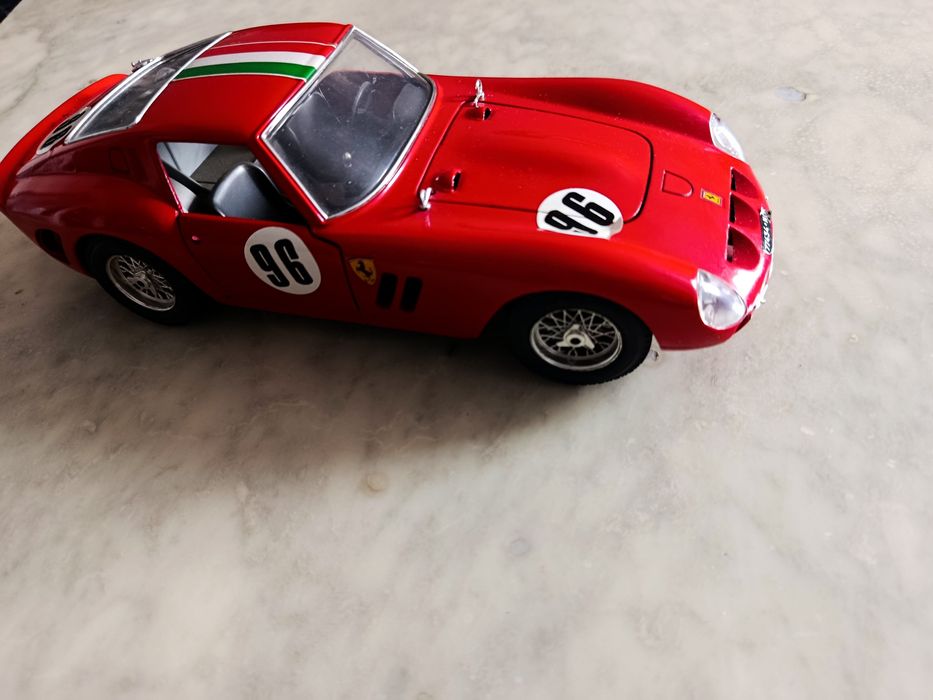 Ферари GTO размер 1/18
