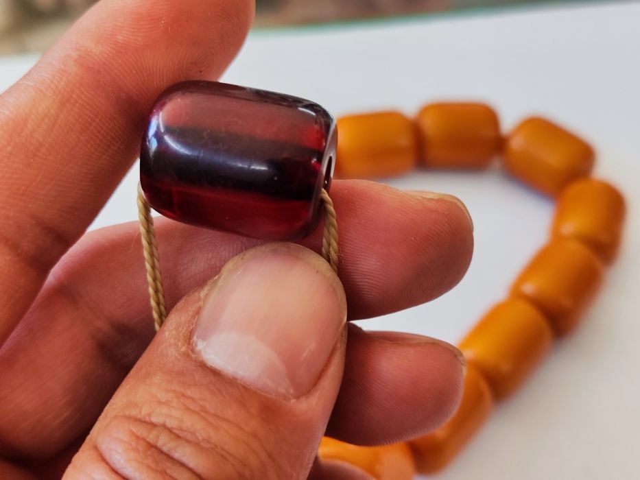 Стара броеница бакелит кехлибар