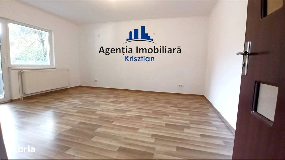 Apartament cu 4 camere de vânzare zona Micro 16 — fotografia 1