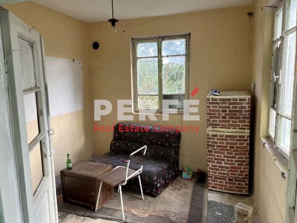 Продава се Къща в Камено - 650 кв.м за 59 €/кв.м - Снимка #3