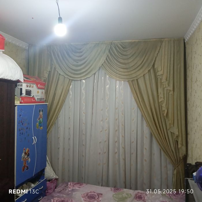 Дом сотилади 9 этажли 8 этаж 4хонали