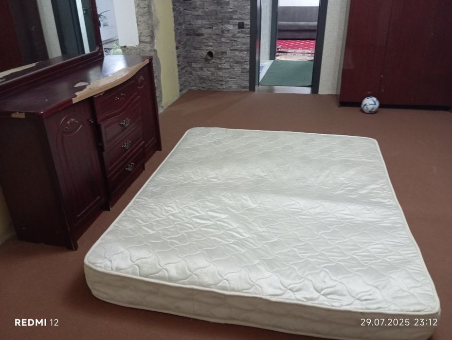 Спальный гарнитур сотилади