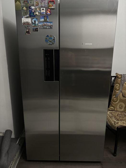 Продам 2х  дверный холодильник с морозилкой