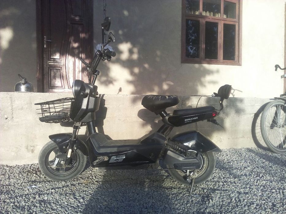 Skuter ferari tezligi 150