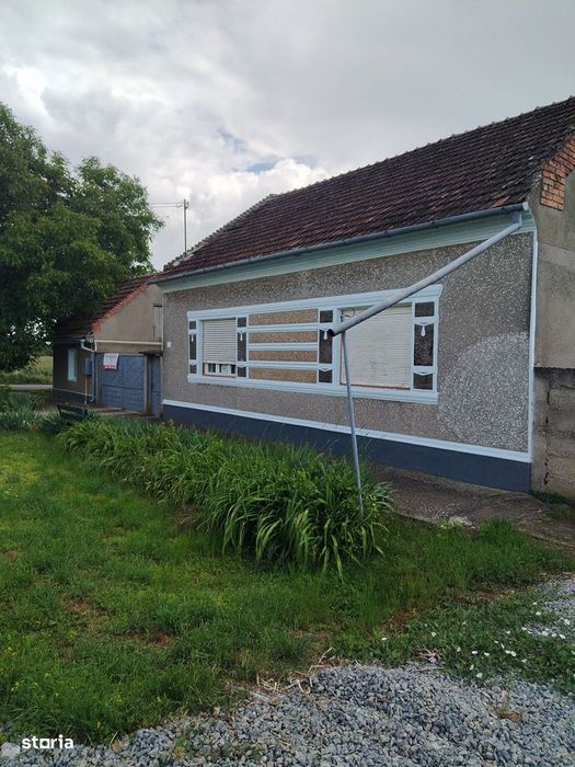 Imobil situat in Curtici 65 000 EURO