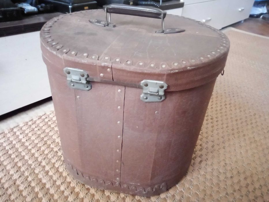 Стара кутия за шапки Христо Т. Желязковъ