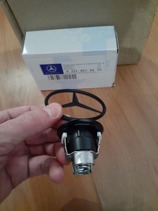 Значок эмблема на капот  мерседес