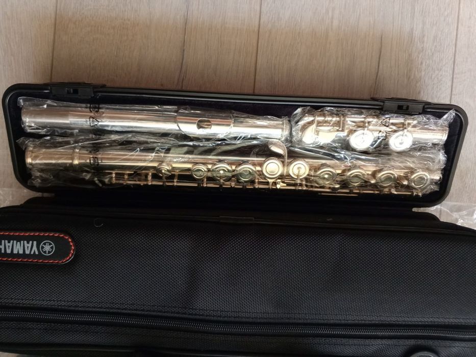 Yamaha флейта серебристая