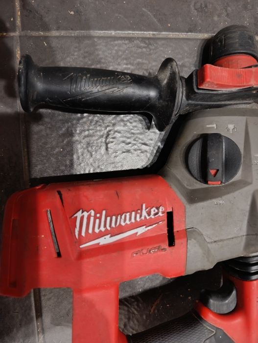 Перфоратор Milwaukee M18