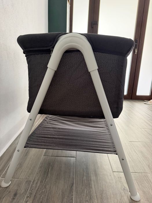 Pătuț bebe gri,