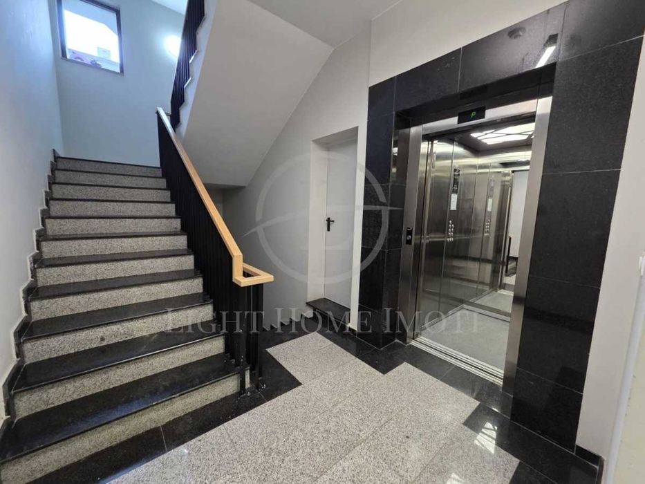 Продава се Тристаен апартамент в Пловдив, Христо Смирненски - 126 кв.м за 1739 €/кв.м - Снимка #17