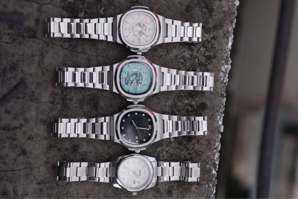 Новые наручные часы