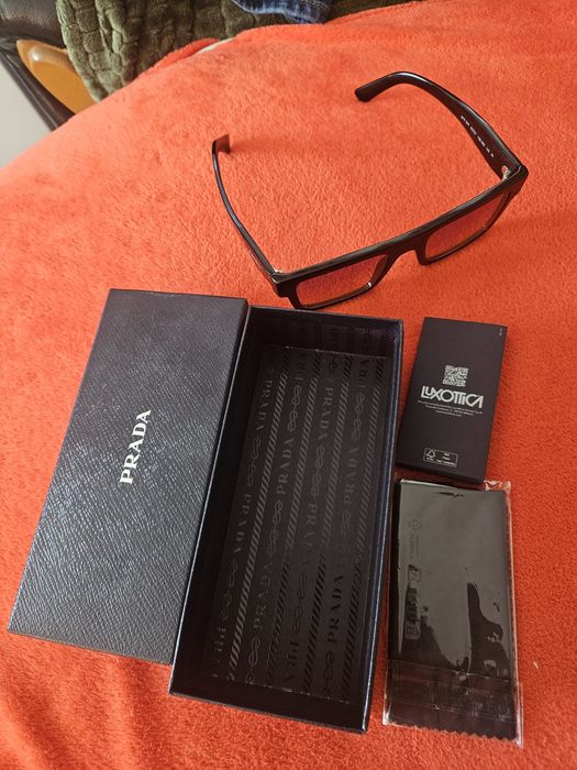 Ochelari de soare Prada