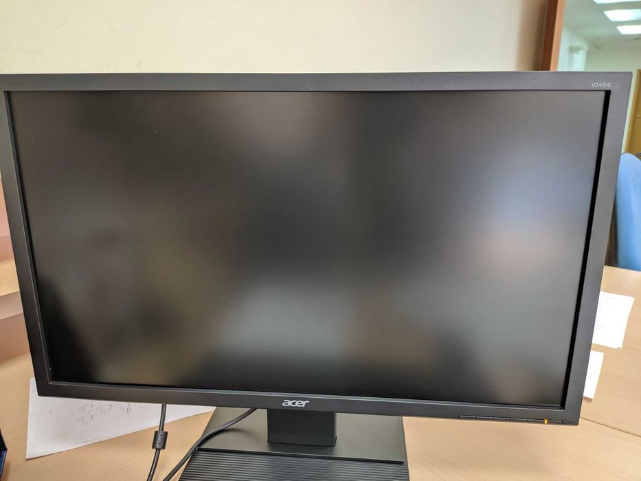 Продам монитор Acer 24" V246HQL Monitor FullHD VGA + HDMI Black
