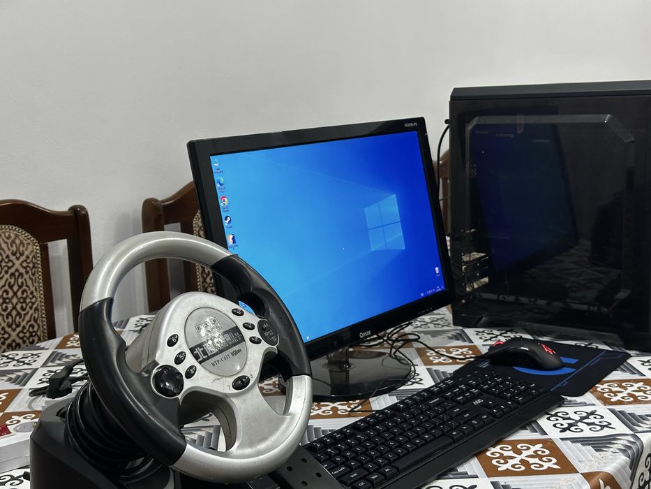 Продаётся игровой компьютер со игровым рулем