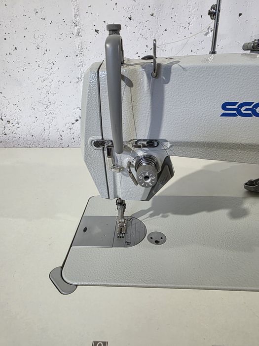 Професионална права шевна машина SGGEmsy
