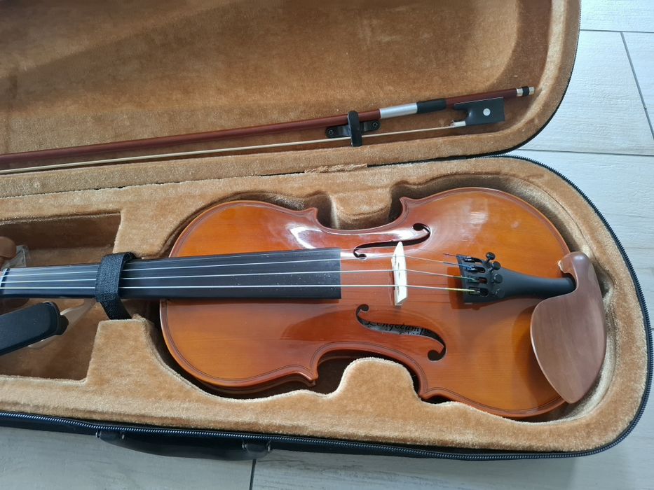 Vioară aproape nouă