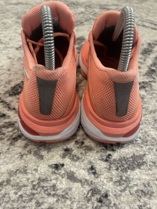 Asics nr 36 int 23 cm pret 100 lei