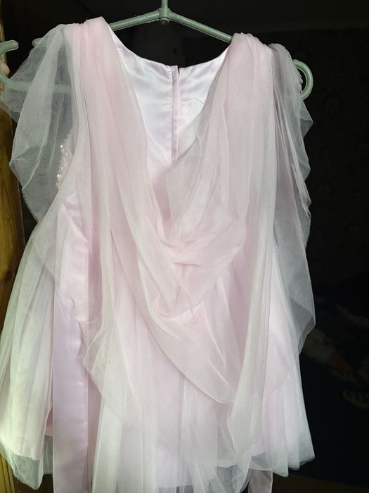 Продам платья 5-10лет