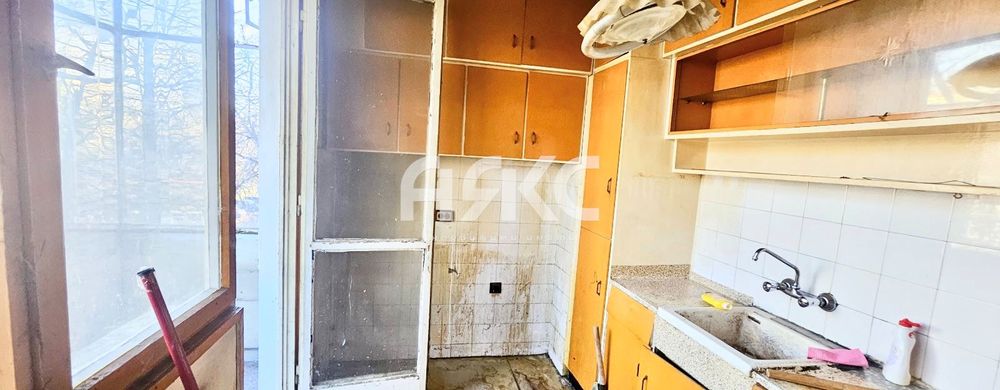 Продава се Тристаен апартамент в София, Гоце Делчев - 76 кв.м за 3093 €/кв.м - Снимка #7